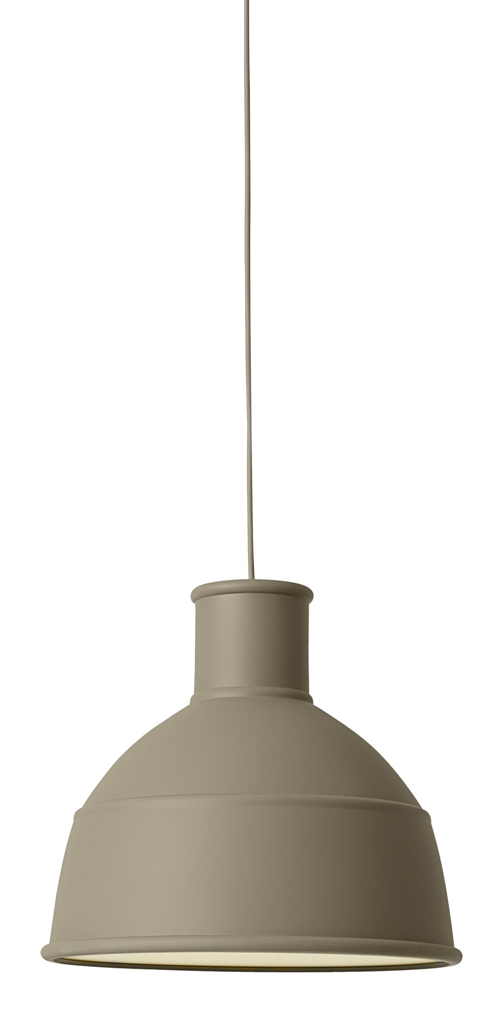 Muuto Unfold Pendelleuchte in Olive: Moderne Hängelampe aus Gummi mit sanftem Lichtschein.