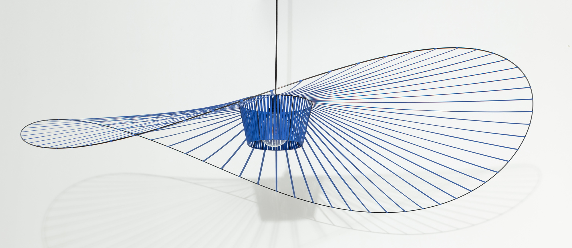 Vertigo Suspension Medium Bleu cobalt Petite Friture