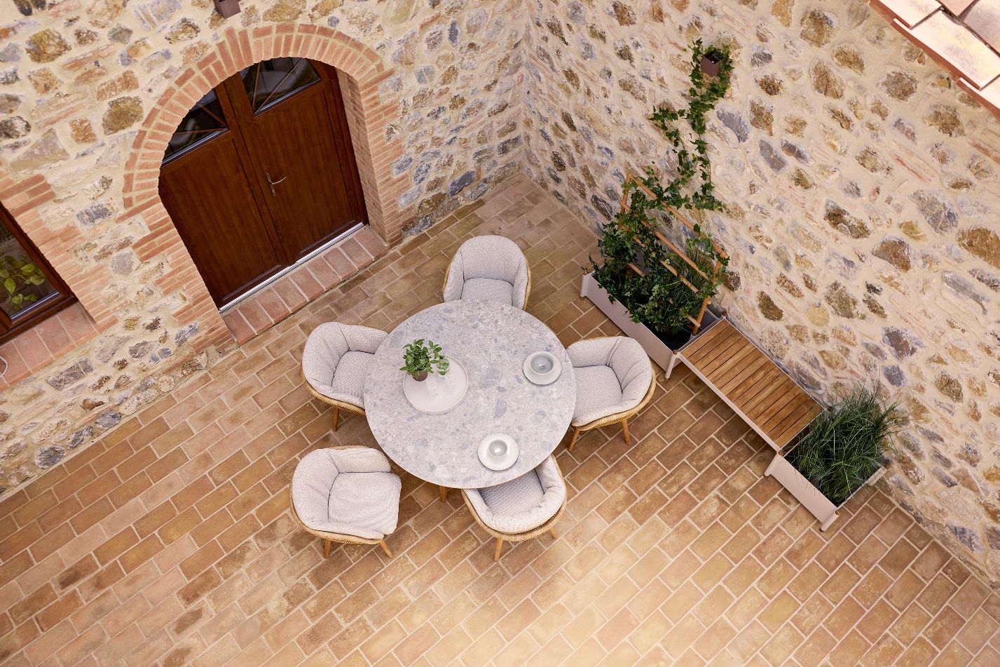 Aspect Table ronde d'extérieur Table Cane-Line 