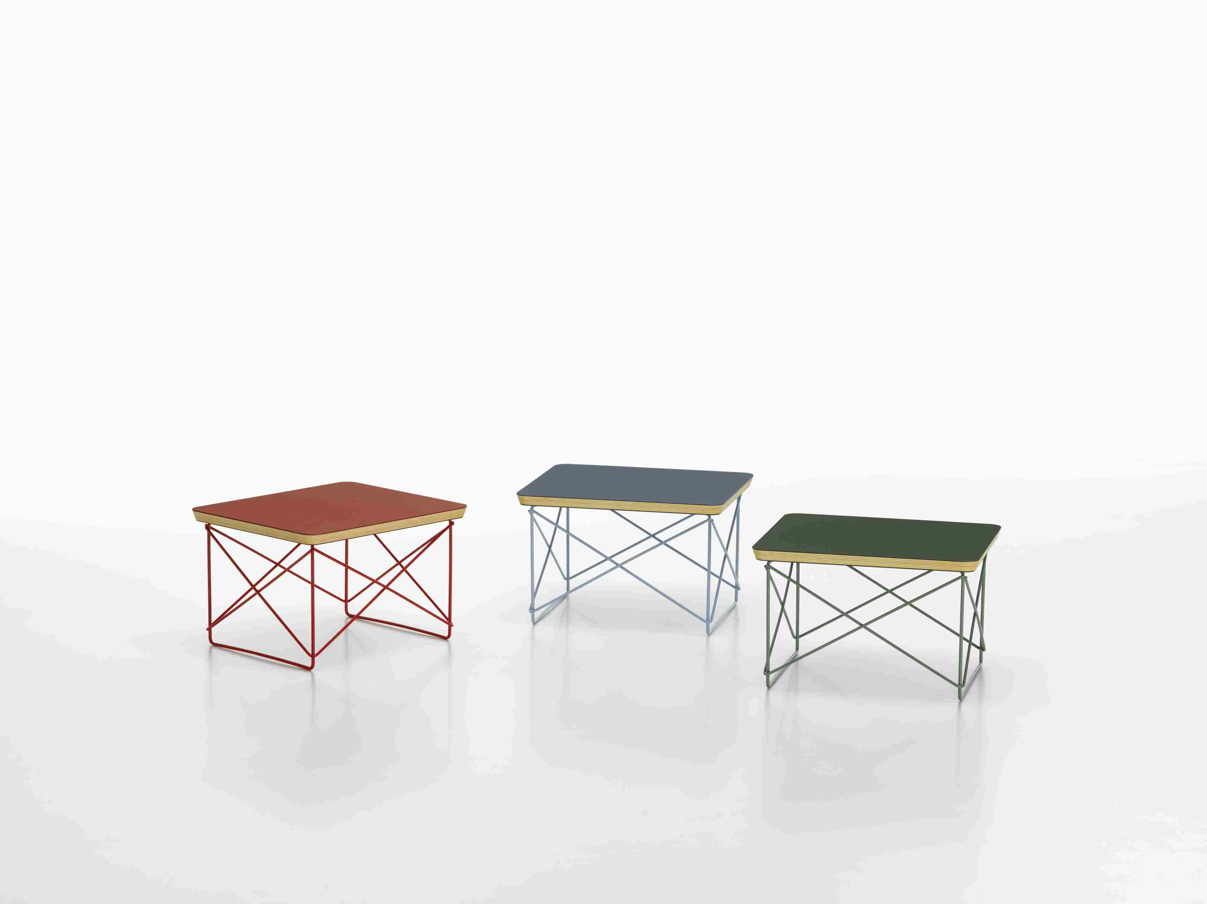 Occasional Table LTR Table d'appoint Linoléum Smoke blue Vitra 