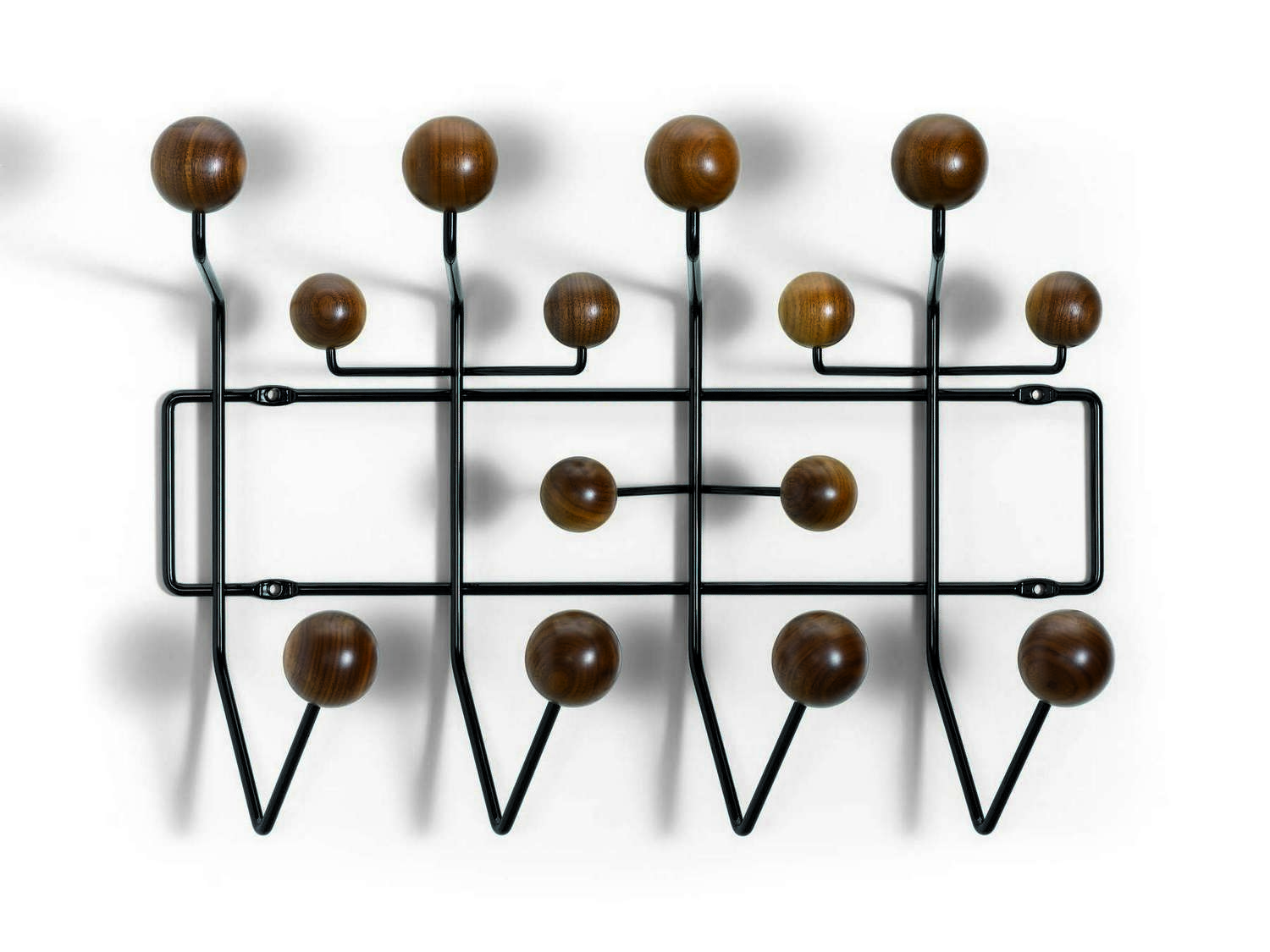 Eames Hang it all garde-robe noix Vitra