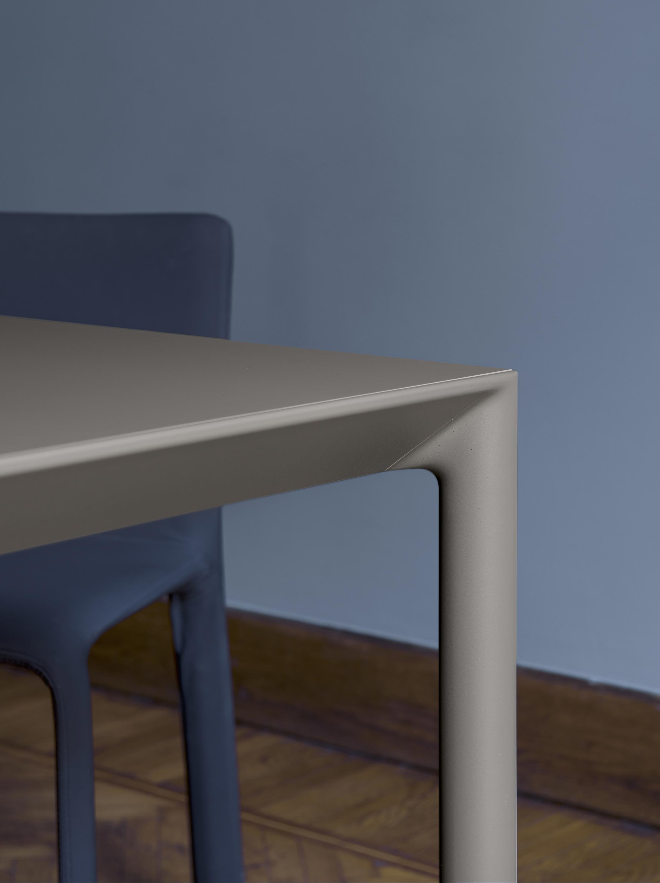 Maki Table Table de salle à manger Kristalia