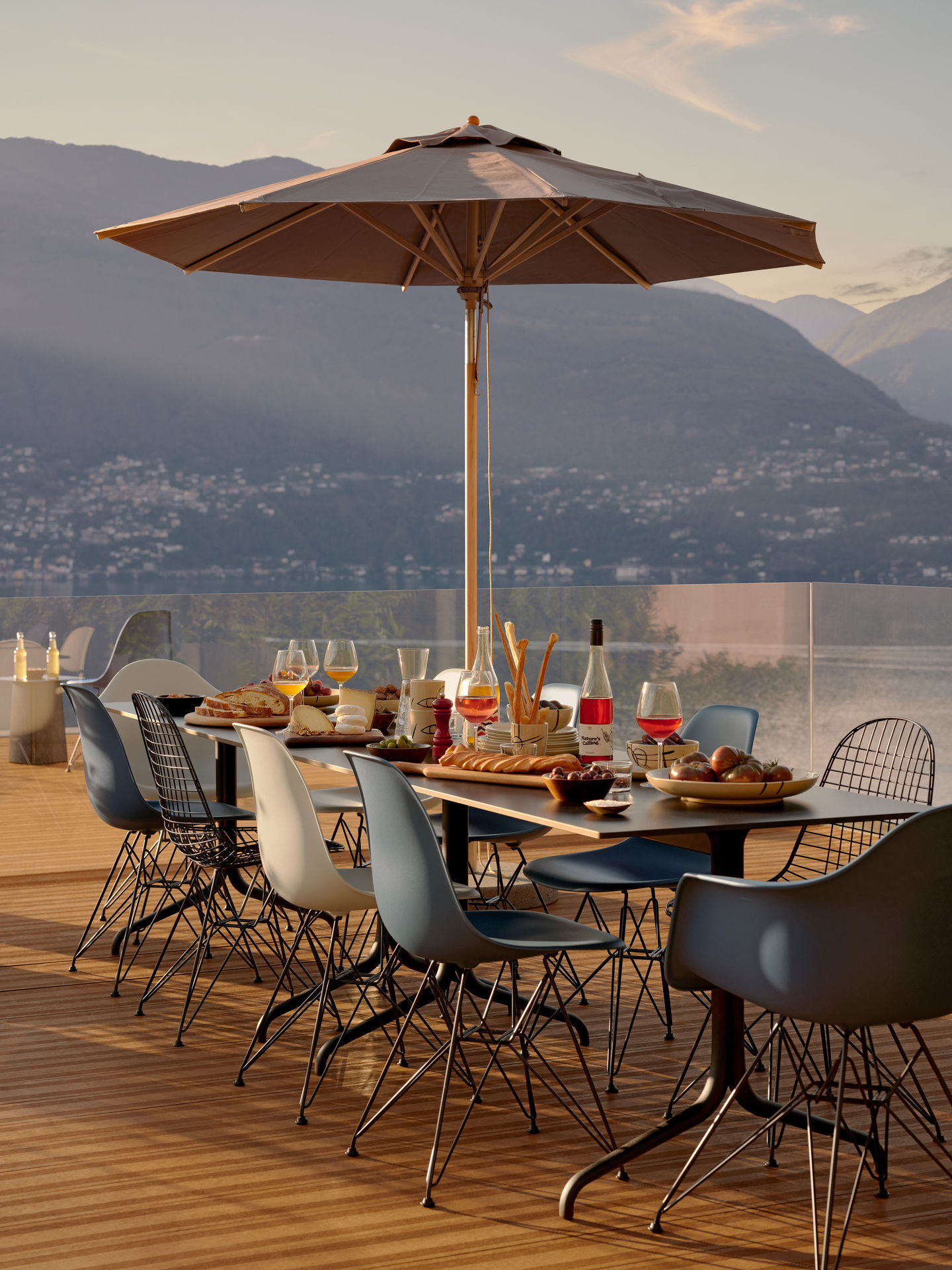 Eames Plastic Armchair DAR chaise Vitra