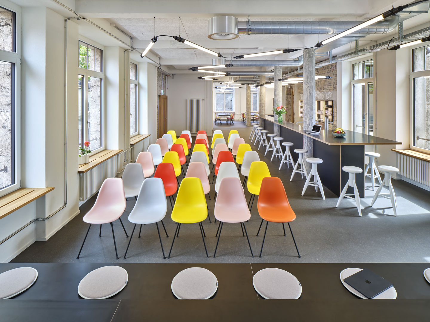 Eames Plastic Side Chair DSX chaise Vitra