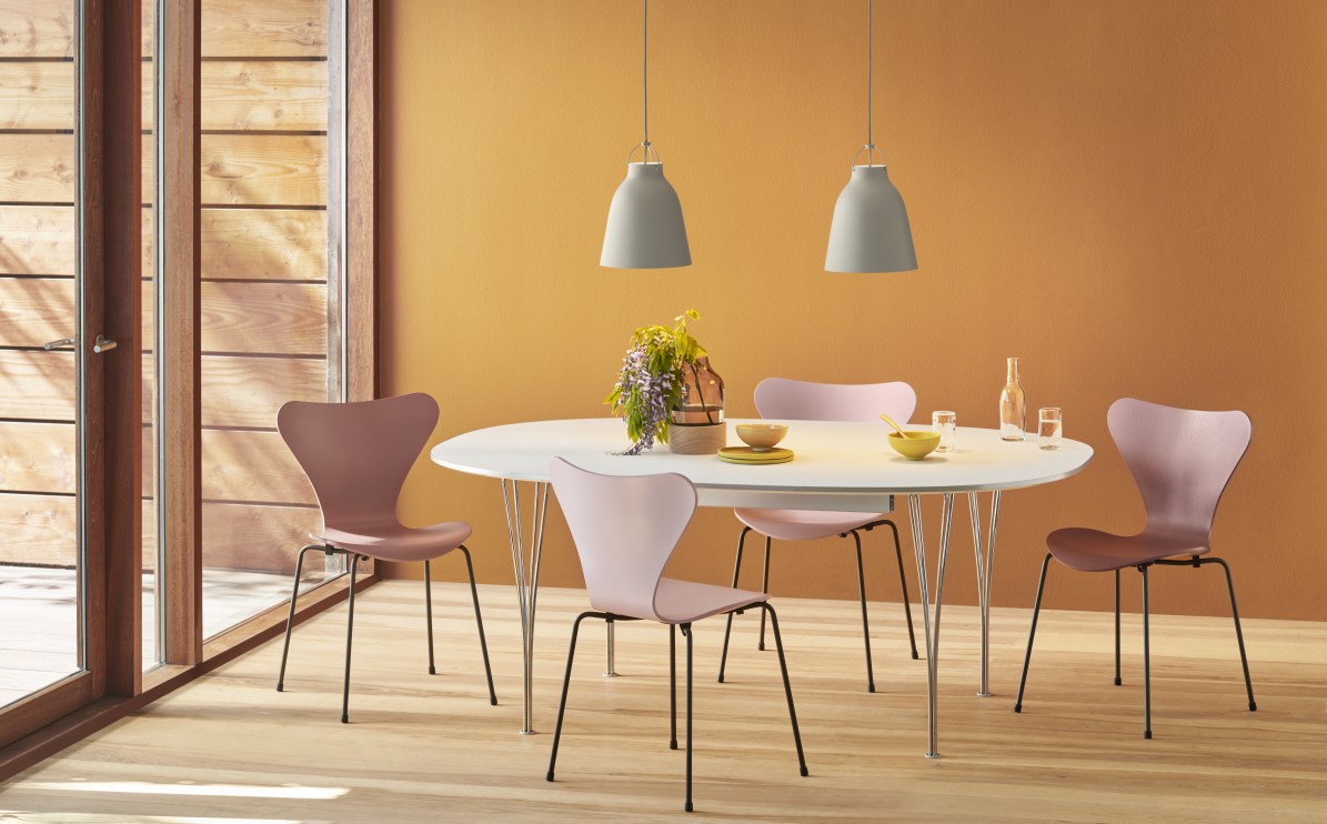 Série de tables Super Elliptique Fritz Hansen