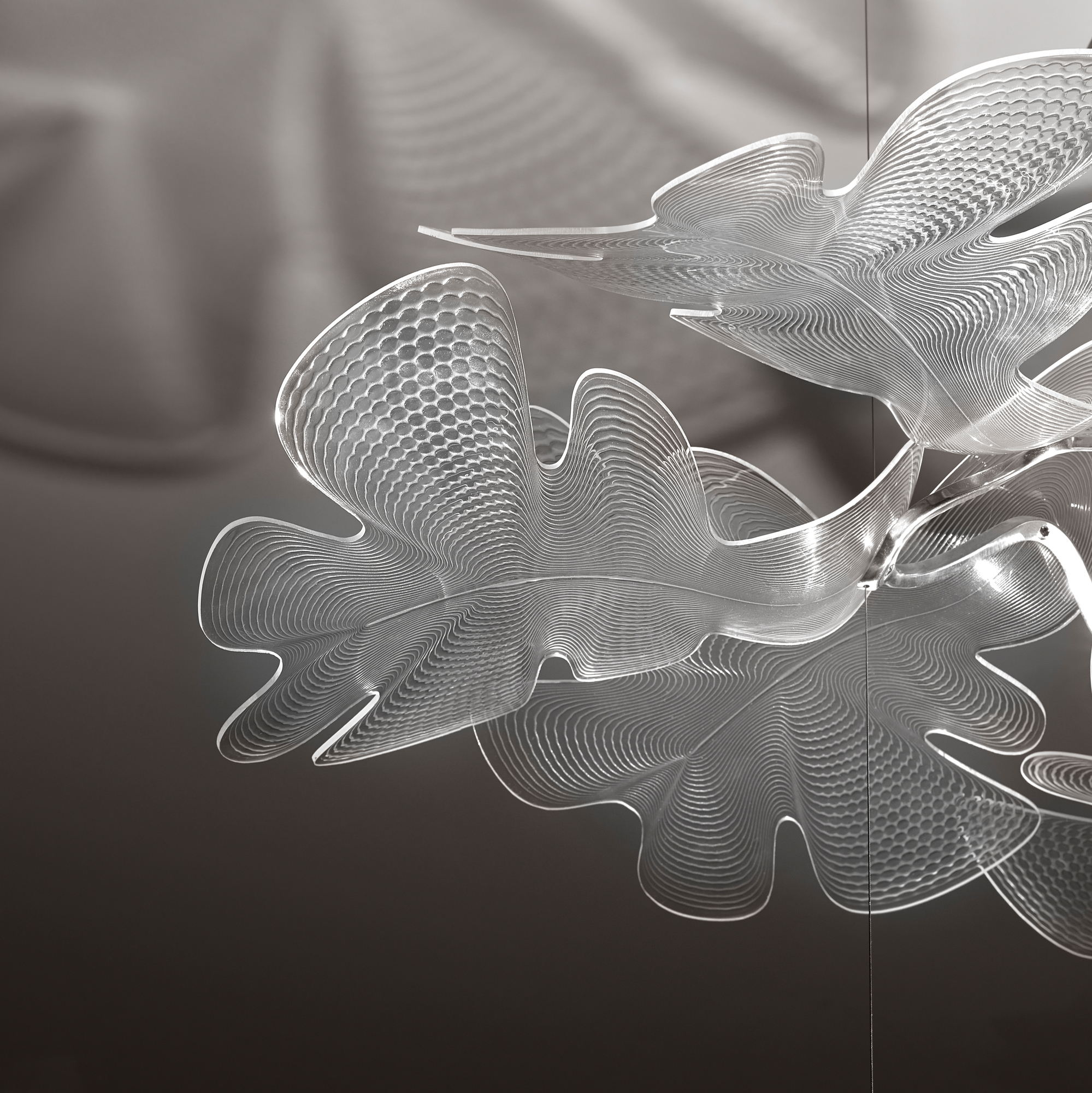Chlorophilie suspension structure chrome diffuseur transparent Artemide