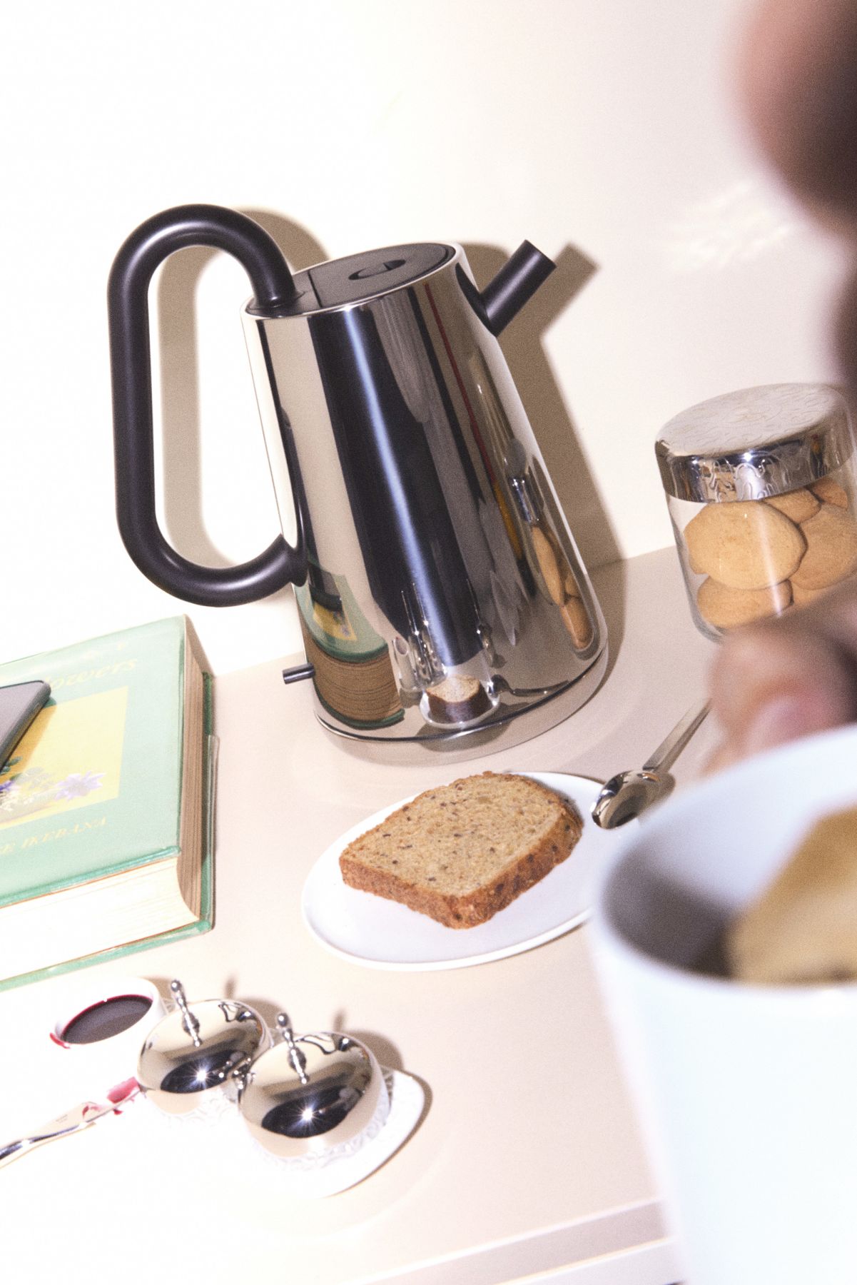 Toru bouilloire électrique 80cl Alessi