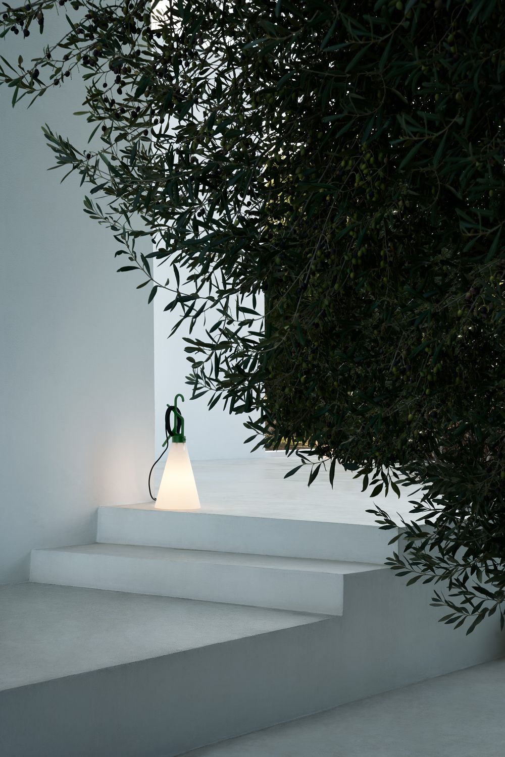 May Day / Mayday Polyvalent Lumière Noir Flos OFFRE SPECIALE