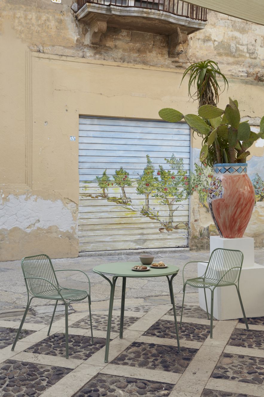 Hiray Outdoor table Kartell