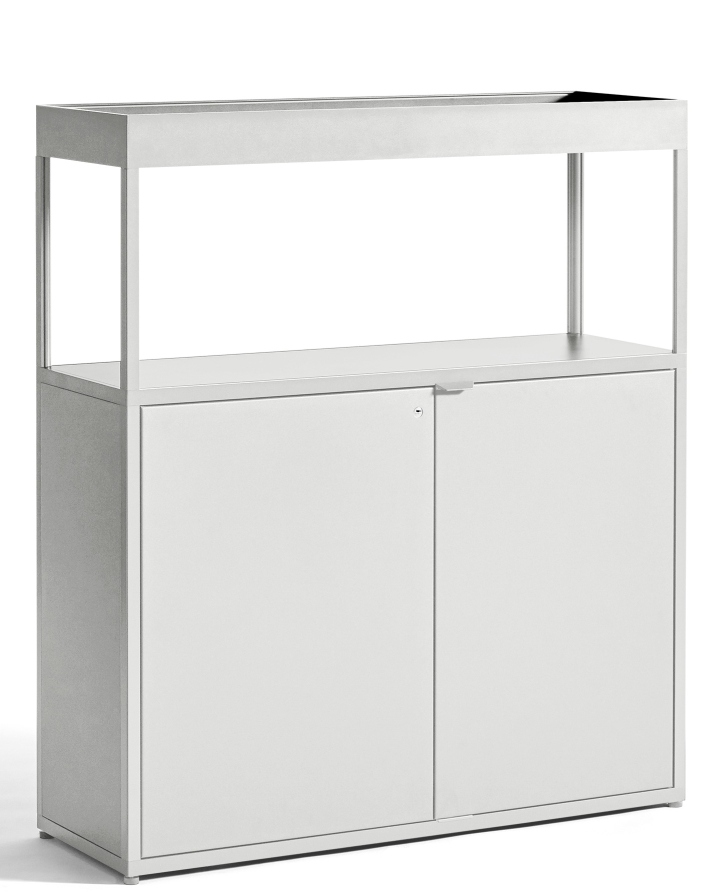 Weißes New Order Sideboard von Hay mit zwei Türen und offenem Regalaufsatz.