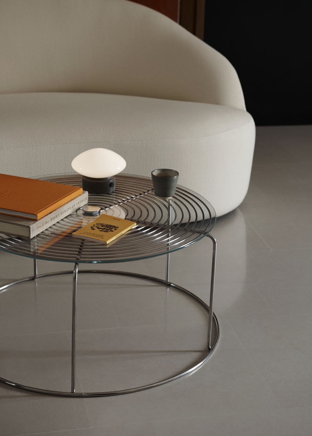 Table basse Wire avec plateau en verre AndTradition
