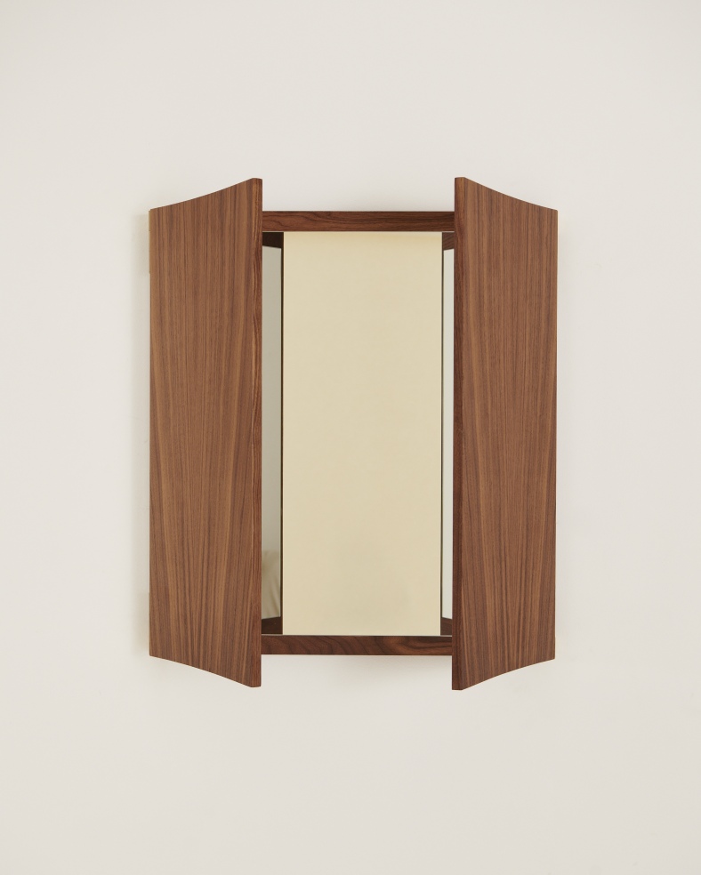 Vanity Wall Mirror 3 miroir mural Gubi  