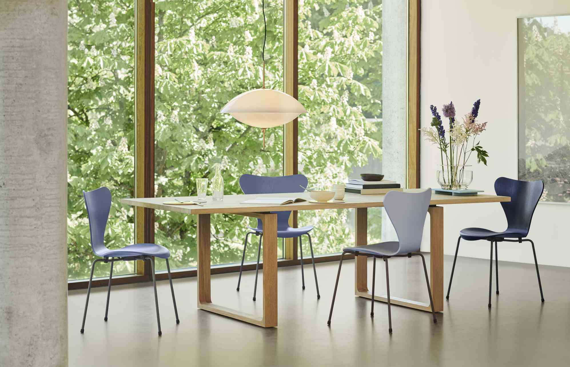 Essay Table Fritz Hansen QUICK SHIP