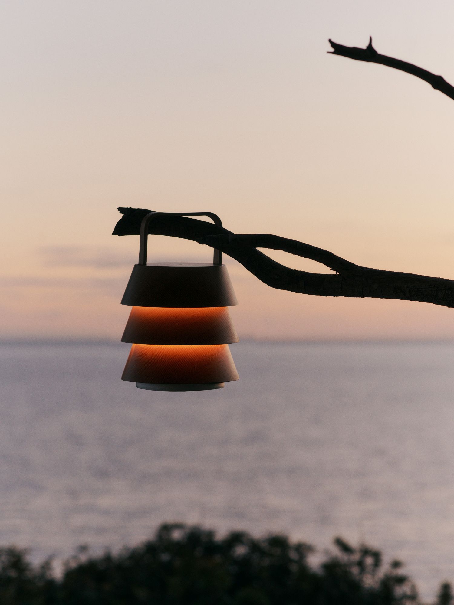 Luver lampe de table portable Ferm Living