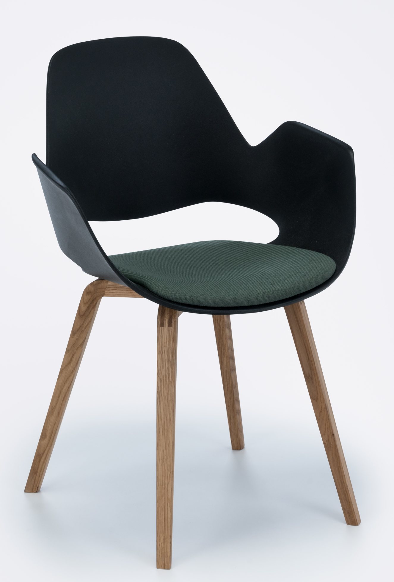 Falk chaise avec accoudoirs pieds en chêne massif Houe