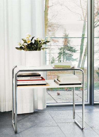 B 9 d/1 table d' appoint avec étagère Thonet