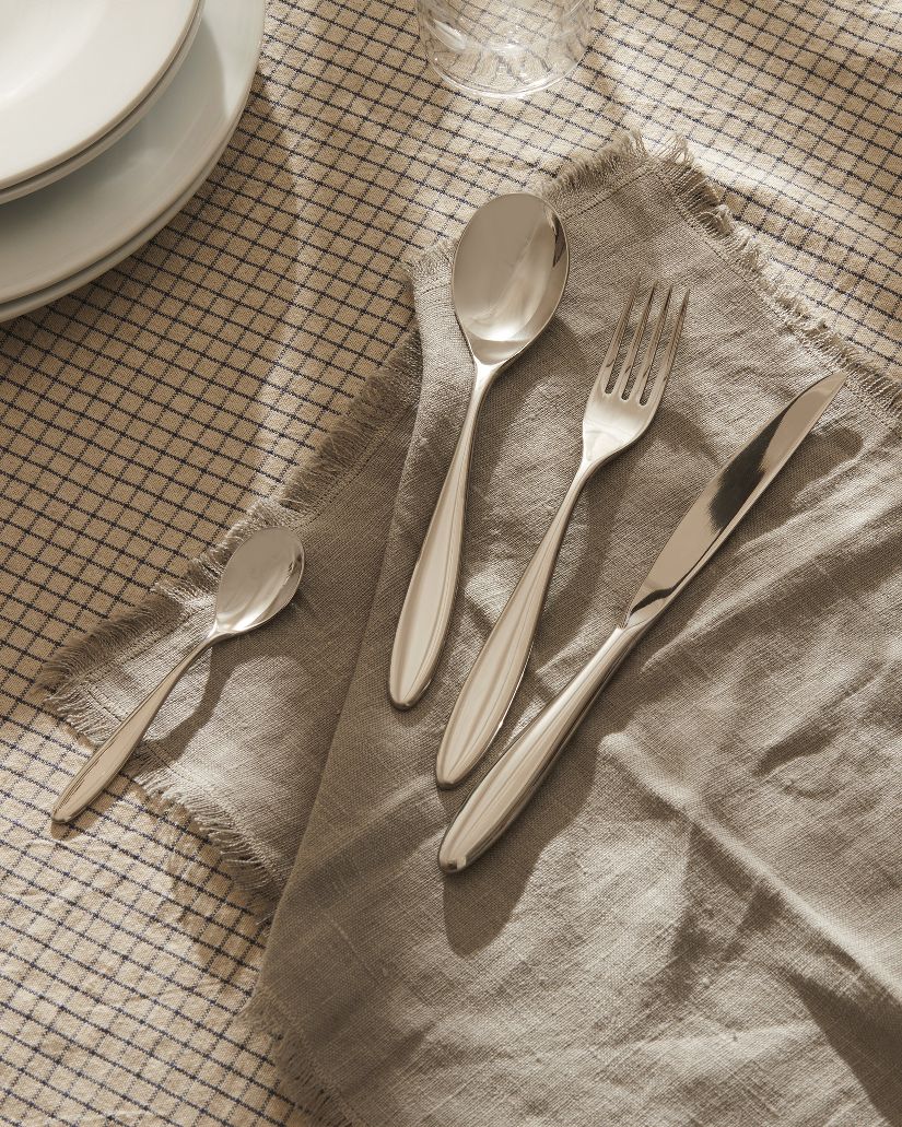 Service de couverts 24 pièces pour maman. Référence SG38S24M Alessi