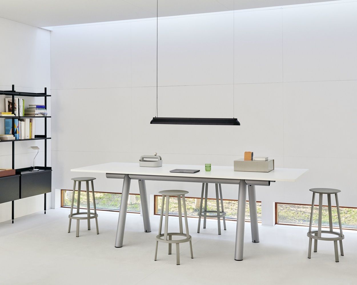 Apex Table Lamp Oyster Lampe de table Hay