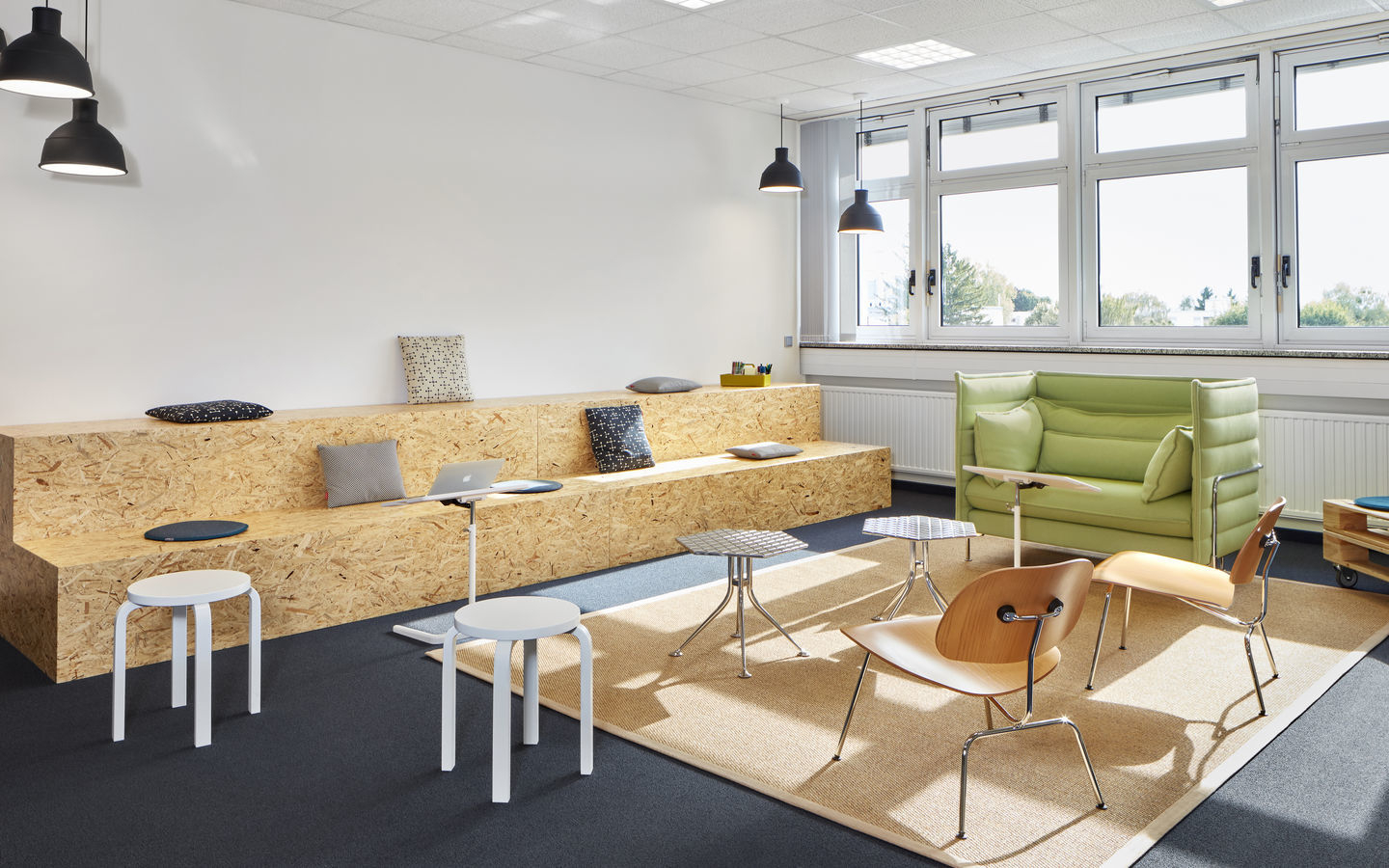 Plywood Group LCM Chaise Vitra
