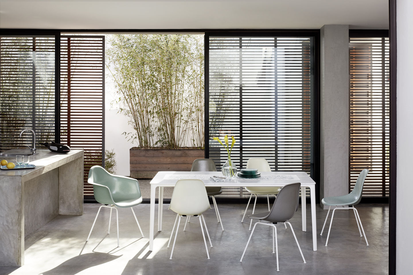 Eames Plastic Side Chair DSX chaise Vitra