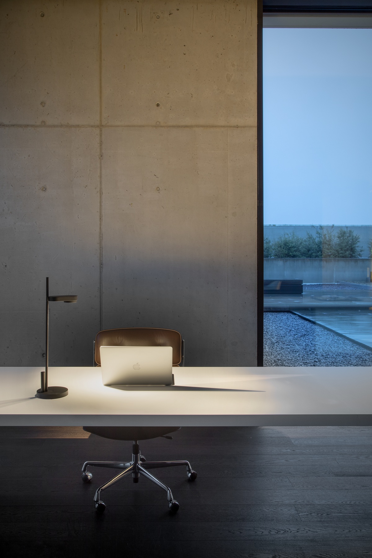 Kido Desk lampe de table pied rond Belux