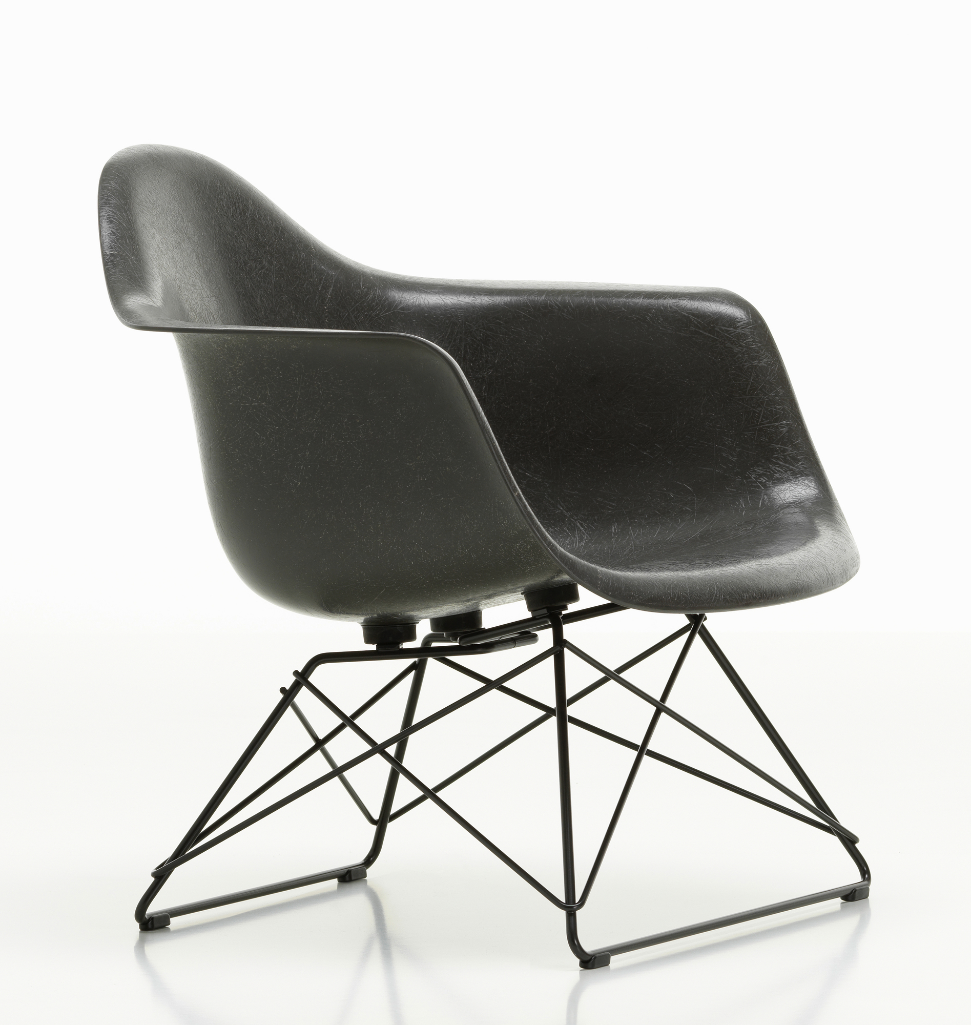 Eames Fiberglass Arm Chair LAR Chaise Vitra