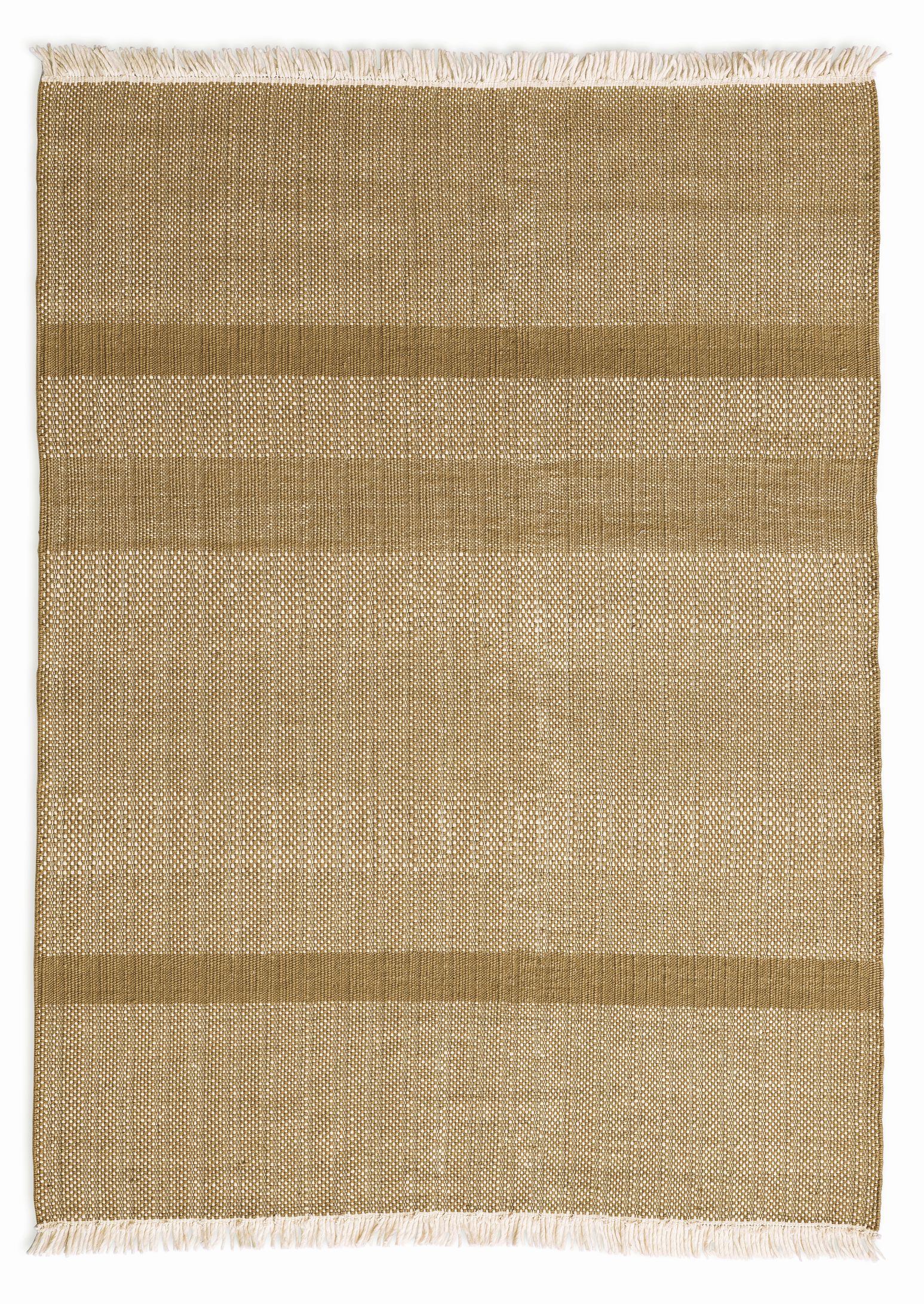 Nanimarquina Tres Texture Teppich in Ocker, 170x240 cm, mit Fransen und horizontalen Streifen.