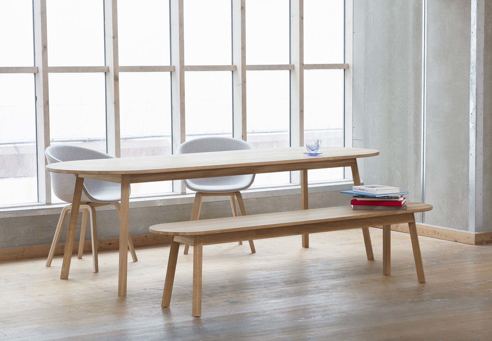 Triangle Leg Bench Banc Hay