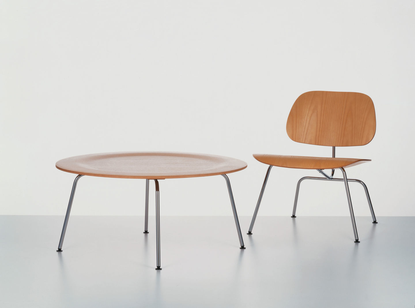 Plywood Group LCM Chaise Vitra