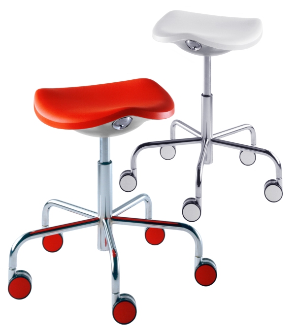 Welcome Drehhocker von Rexite, rot und weiß, mit Chromgestell und Rollen.