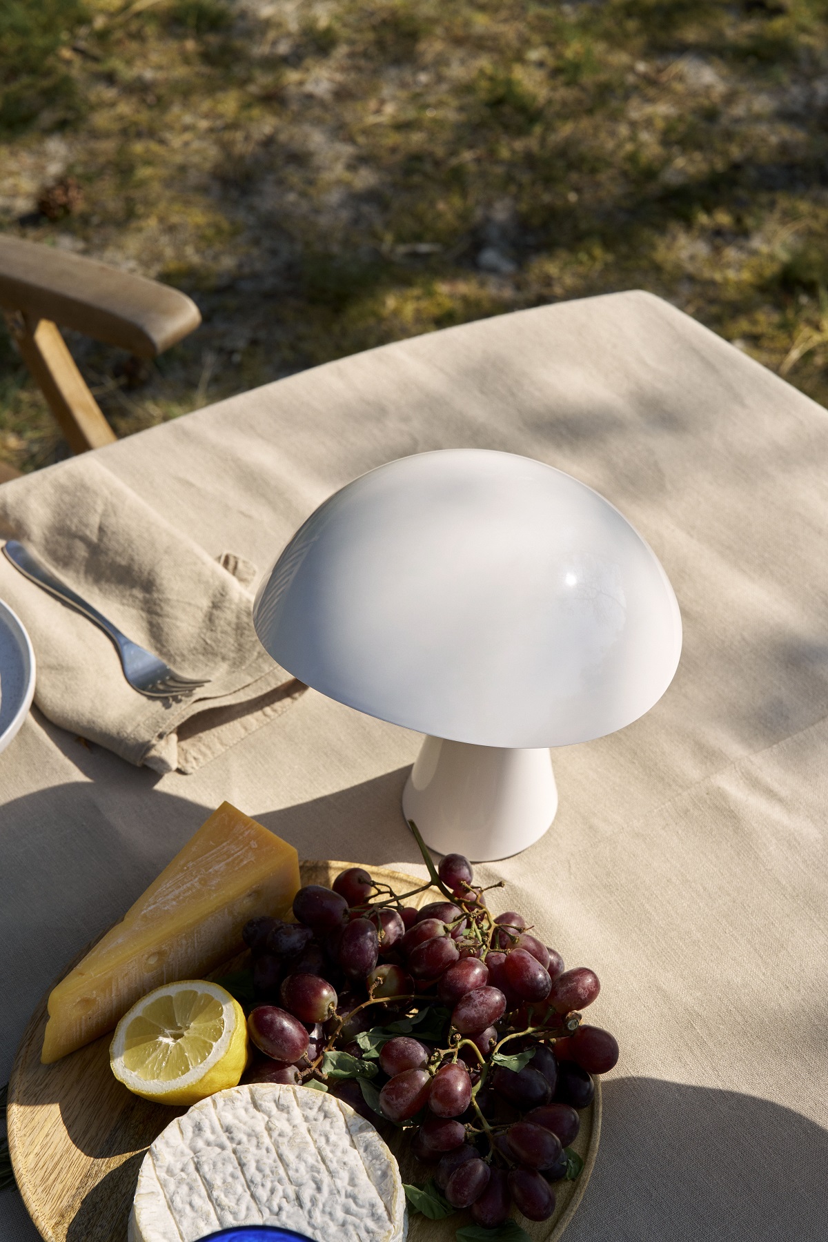Rumee 220 Portable Indoor / Outdoor Lampe à batterie Louis Poulsen