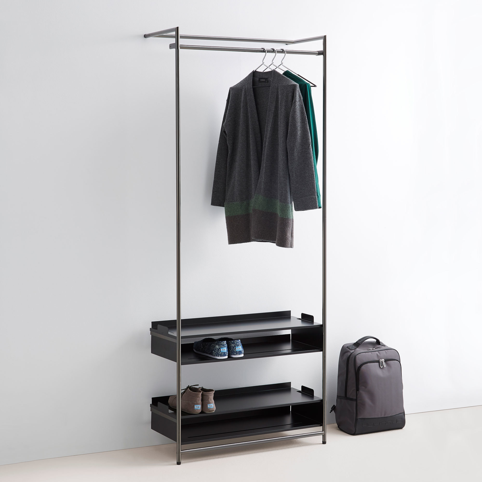 Comba Anlehngarderobe Mox Gestell schwarz verchromt Tablaren schwarz