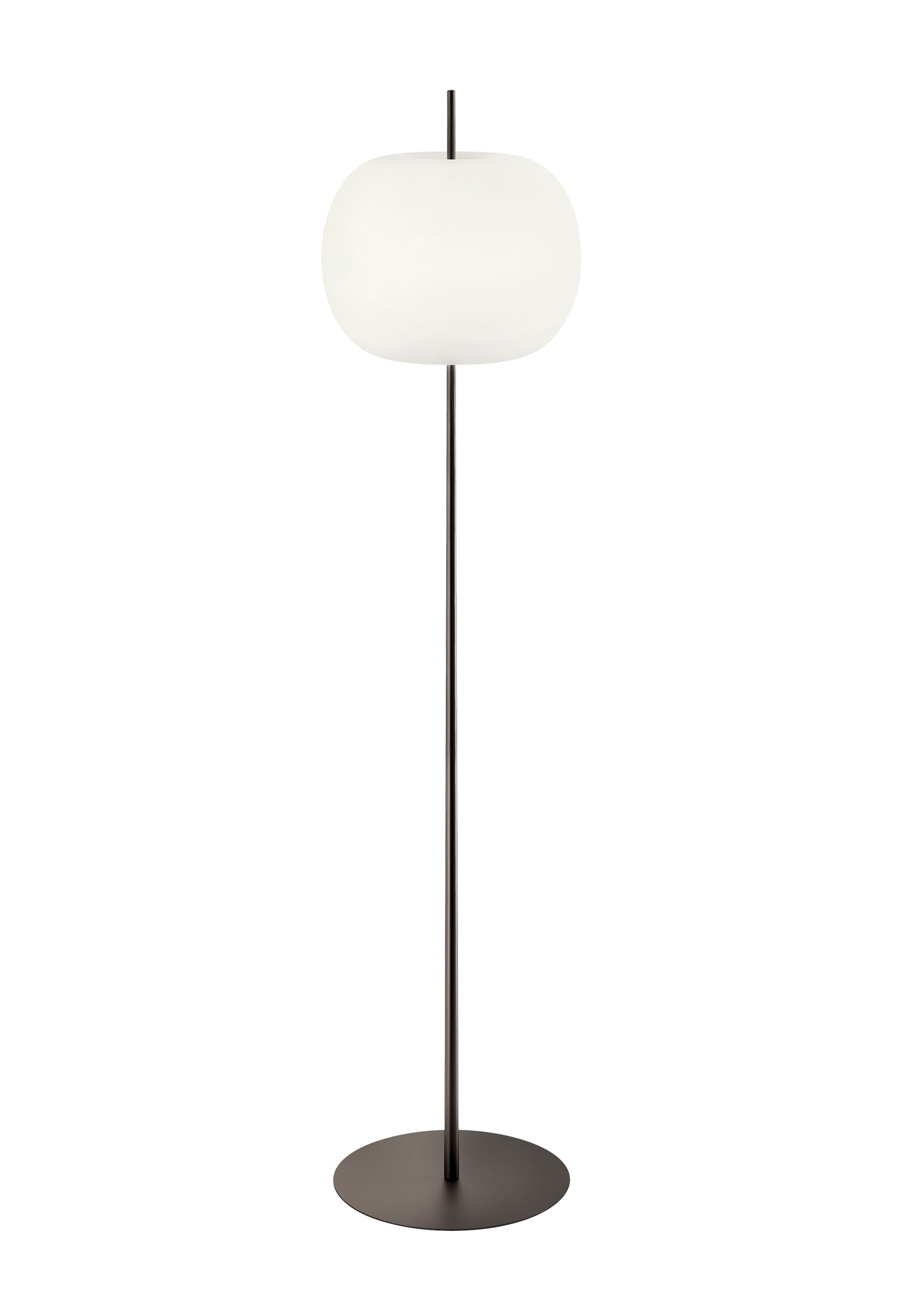 Kushi XL Floor Lampadaire Kdln Kushi XL Stehleuchte von Kdln: Moderne Bodenleuchte mit opalweißem Diffusor und dunklem Metallfuß.