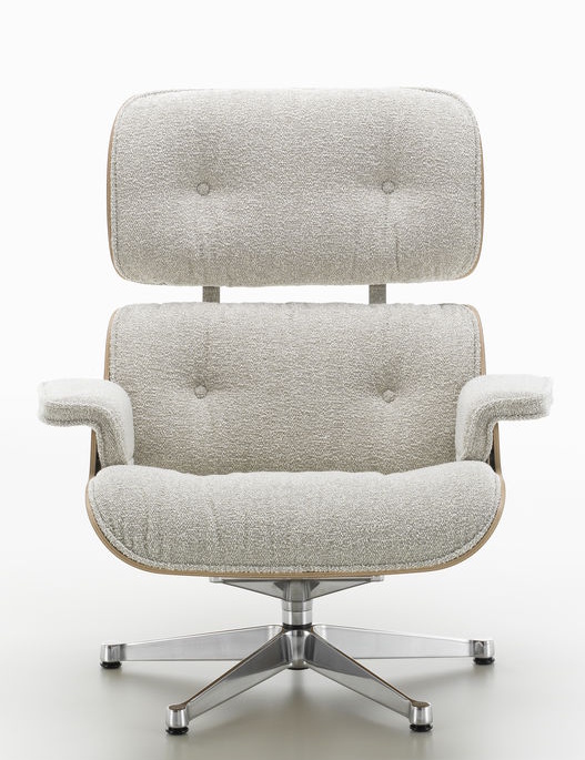 Eames Lounge Chair & Ottoman Fauteuil PRÉFÉRENCE Nubia, cream sand, poli, cerisier Eames Lounge Chair & Ottoman Fauteuil PRÉFÉRENCE Nubia, cream sand, poli, cerisier
