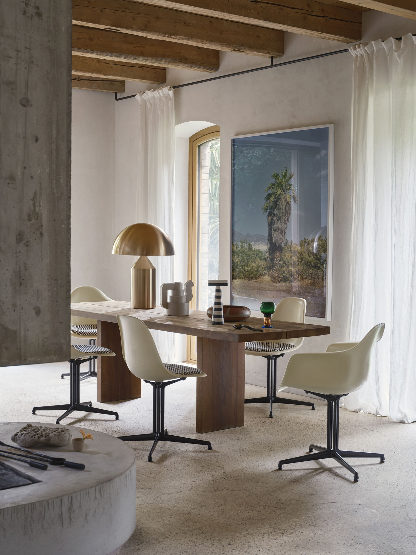 Eames Plastic Arm Chair DAL avec coussin d'assise Vitra