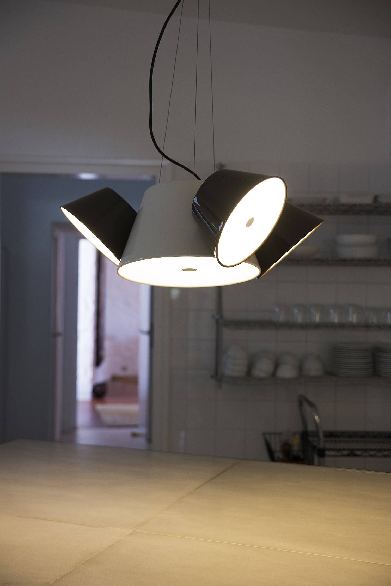 Tam Tam 3 LED Lampe suspension marset Pearlblanc-Noir
