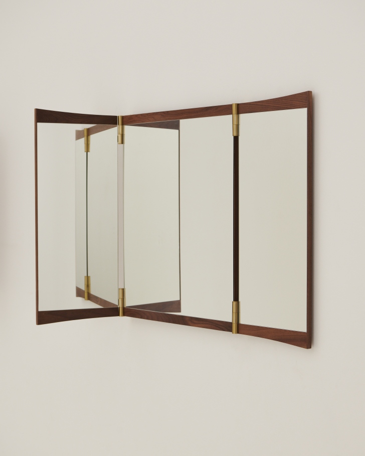 Vanity Wall Mirror 3 miroir mural Gubi  