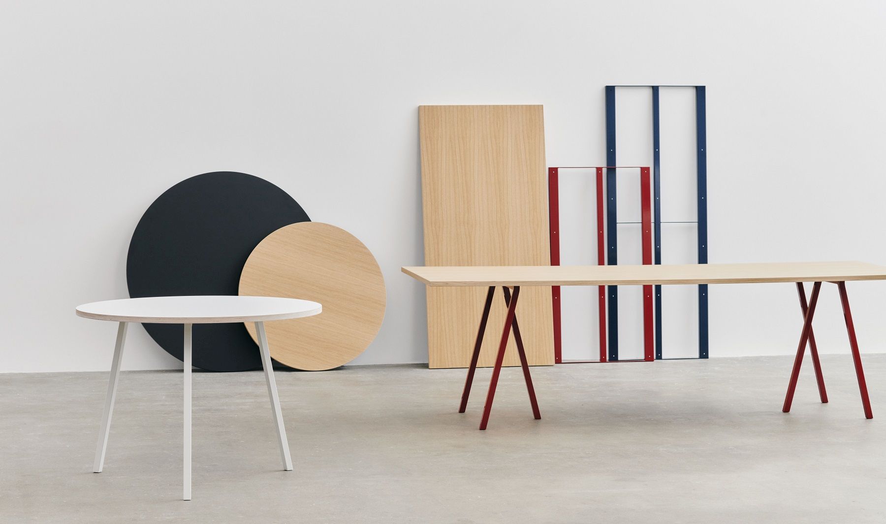 Loop Stand Table Round Table / Table à manger Ø105 Hay 