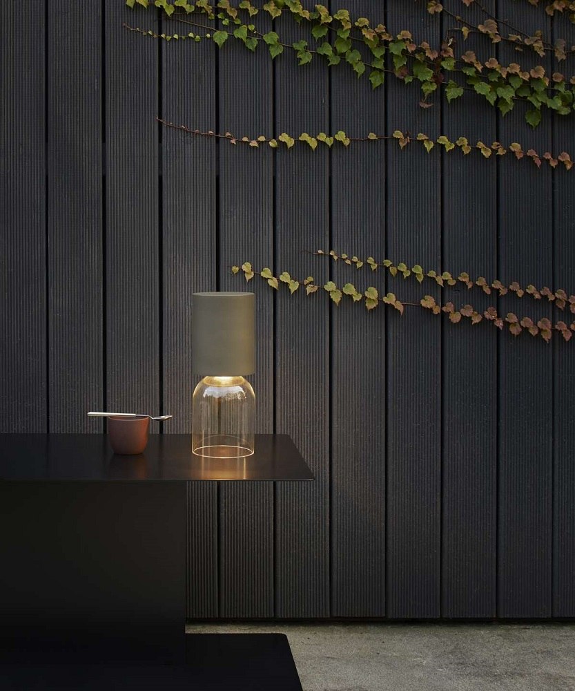 A02R1 NUI Mini Outdoor Portable lamp / Lampe de table gris Luceplan 