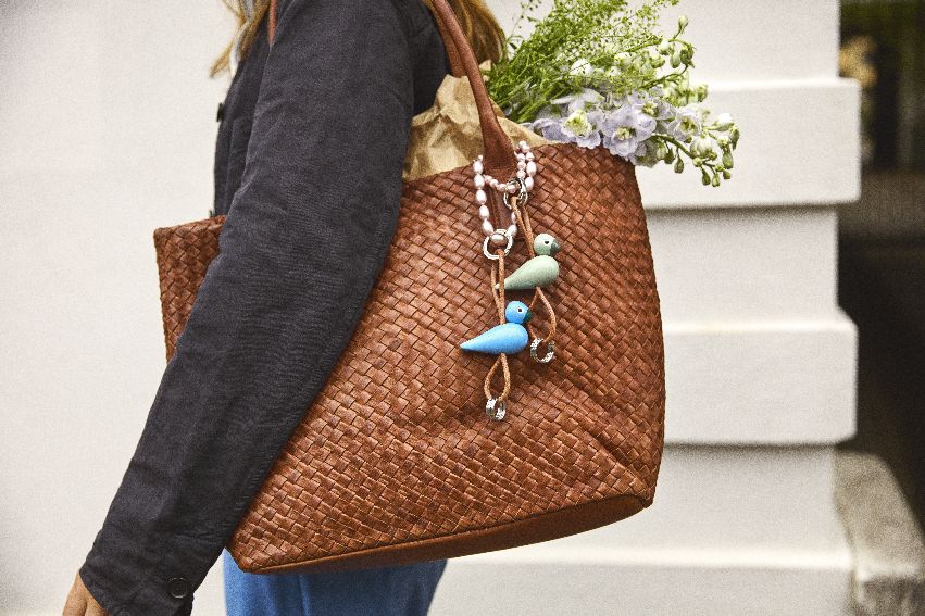 Oiseau bleu Porte-clés métal argenté avec cuir naturel Kay Bojesen