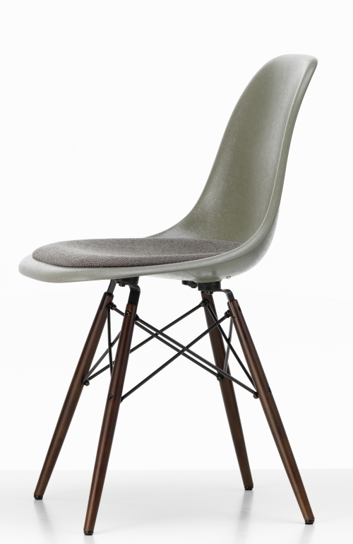 Eames Fiberglass Chair DSW chaise avec coussin d'assise Vitra