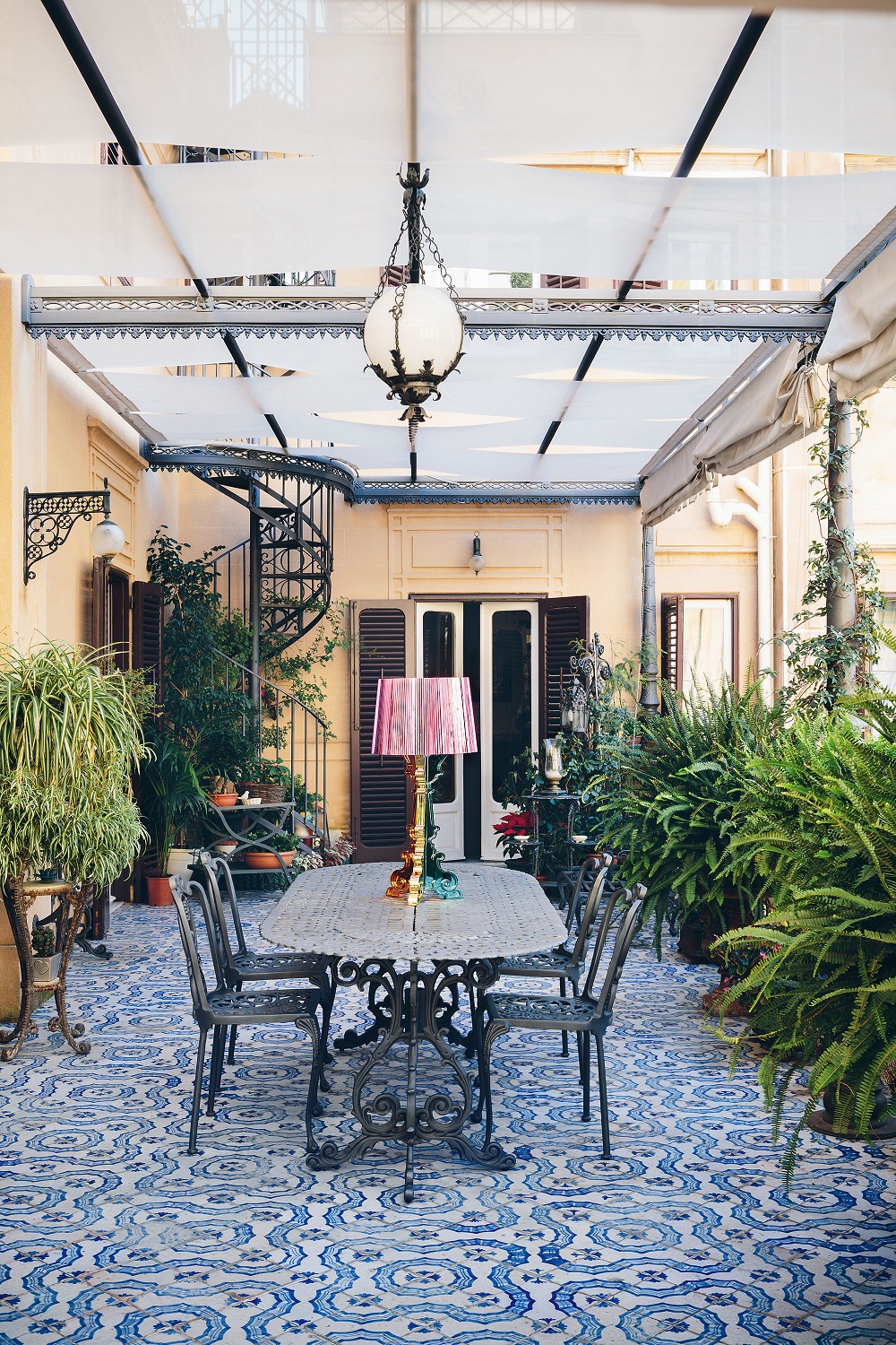 Bourgie lampe de table multicolore de titane Kartell