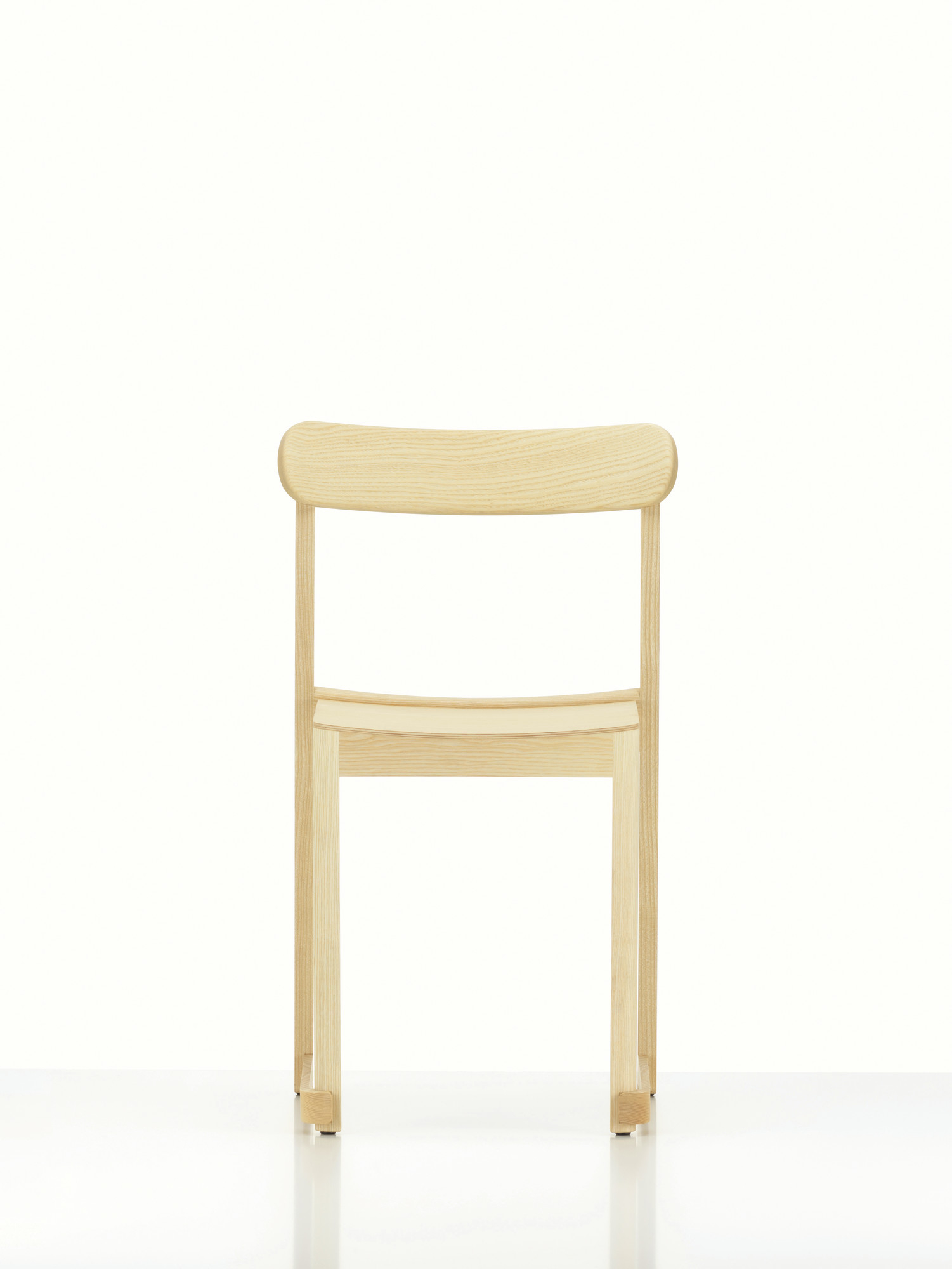 Atelier Chair Stuhl aus Esche natur lackiert, Frontansicht. Holzstuhl für Esszimmer und Büro.