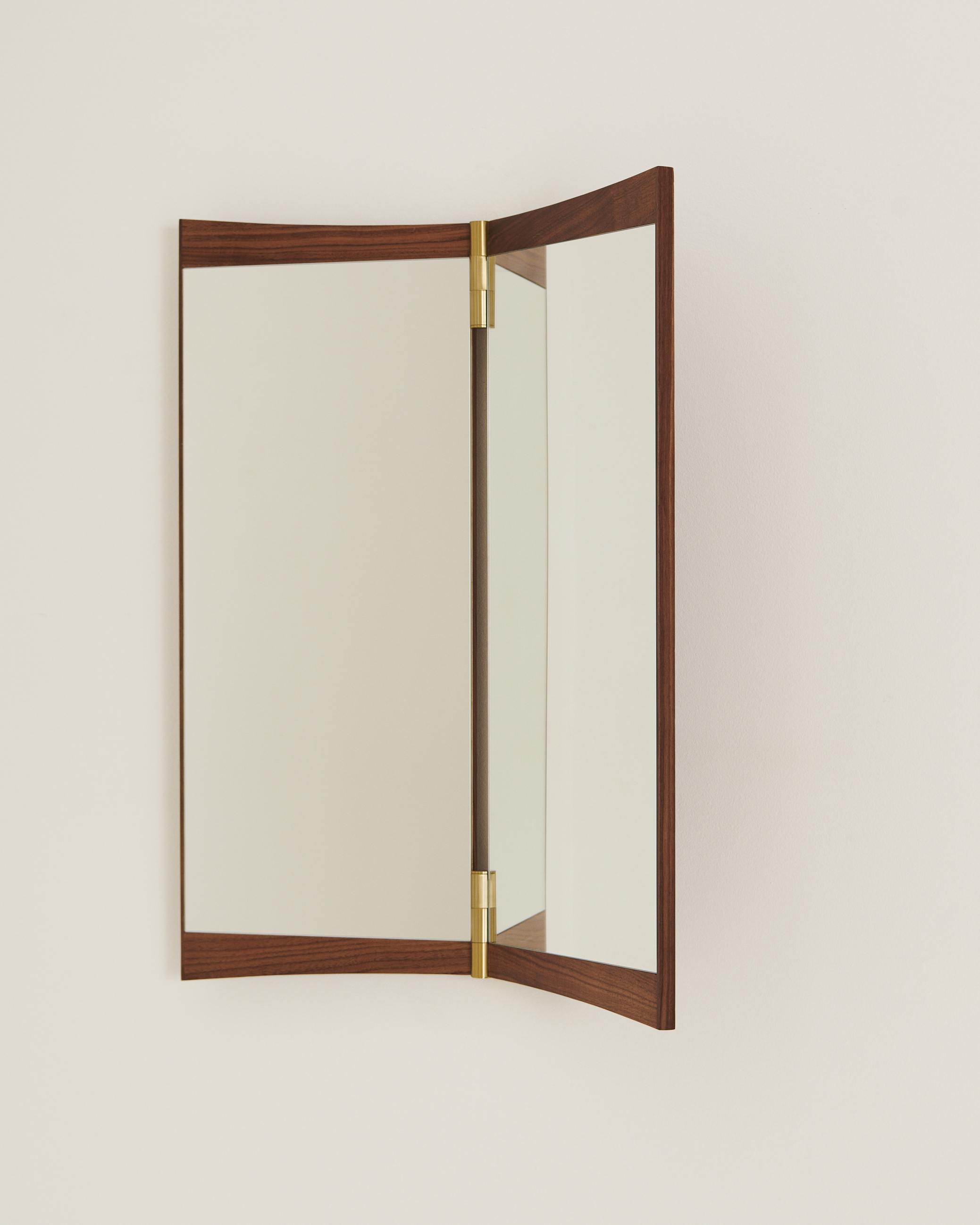 Vanity Wall Mirror 2 miroir mural Gubi 
