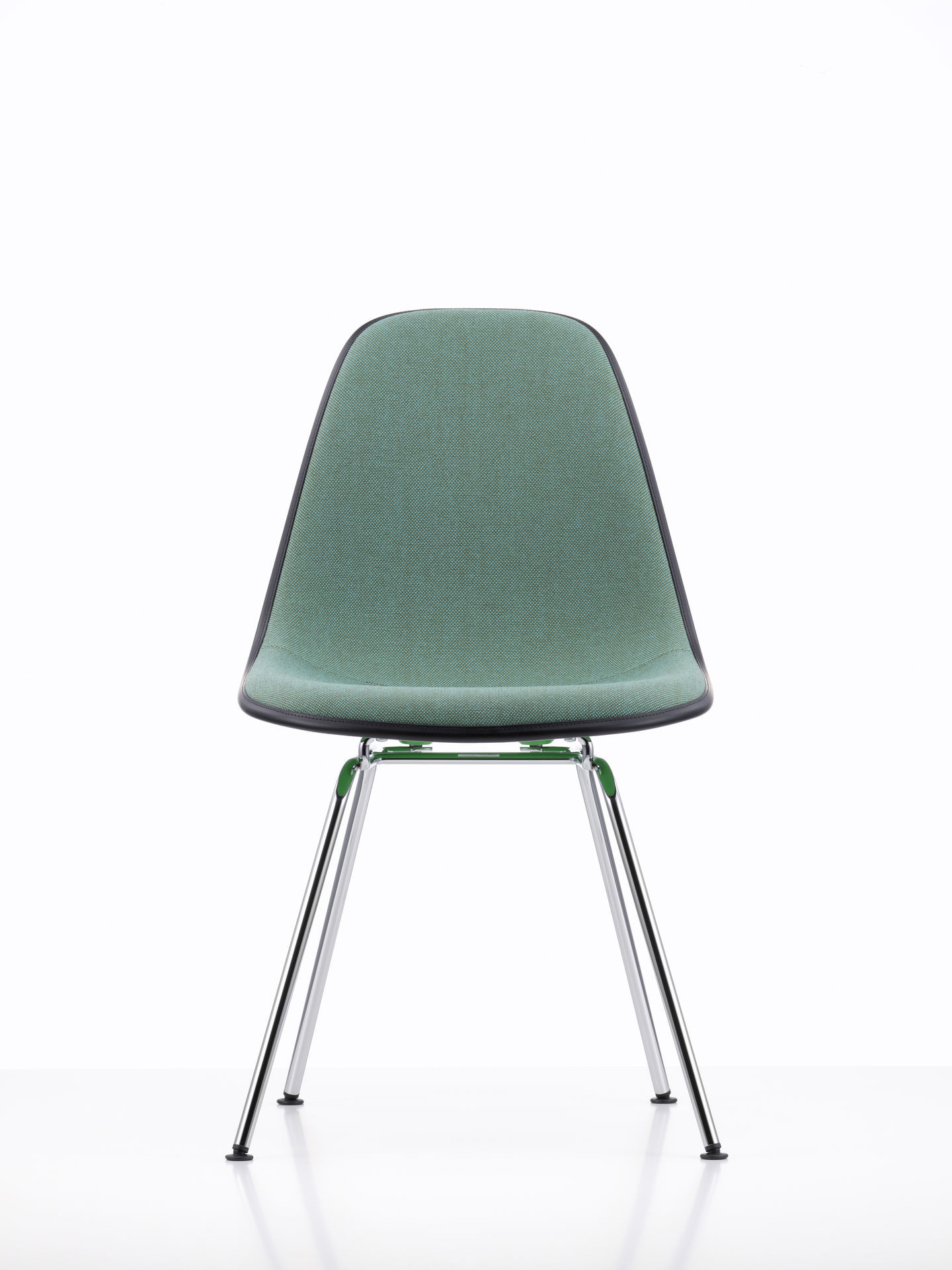 Eames Plastic Side Chair DSX Chaise entièrement rembourrée Vitra