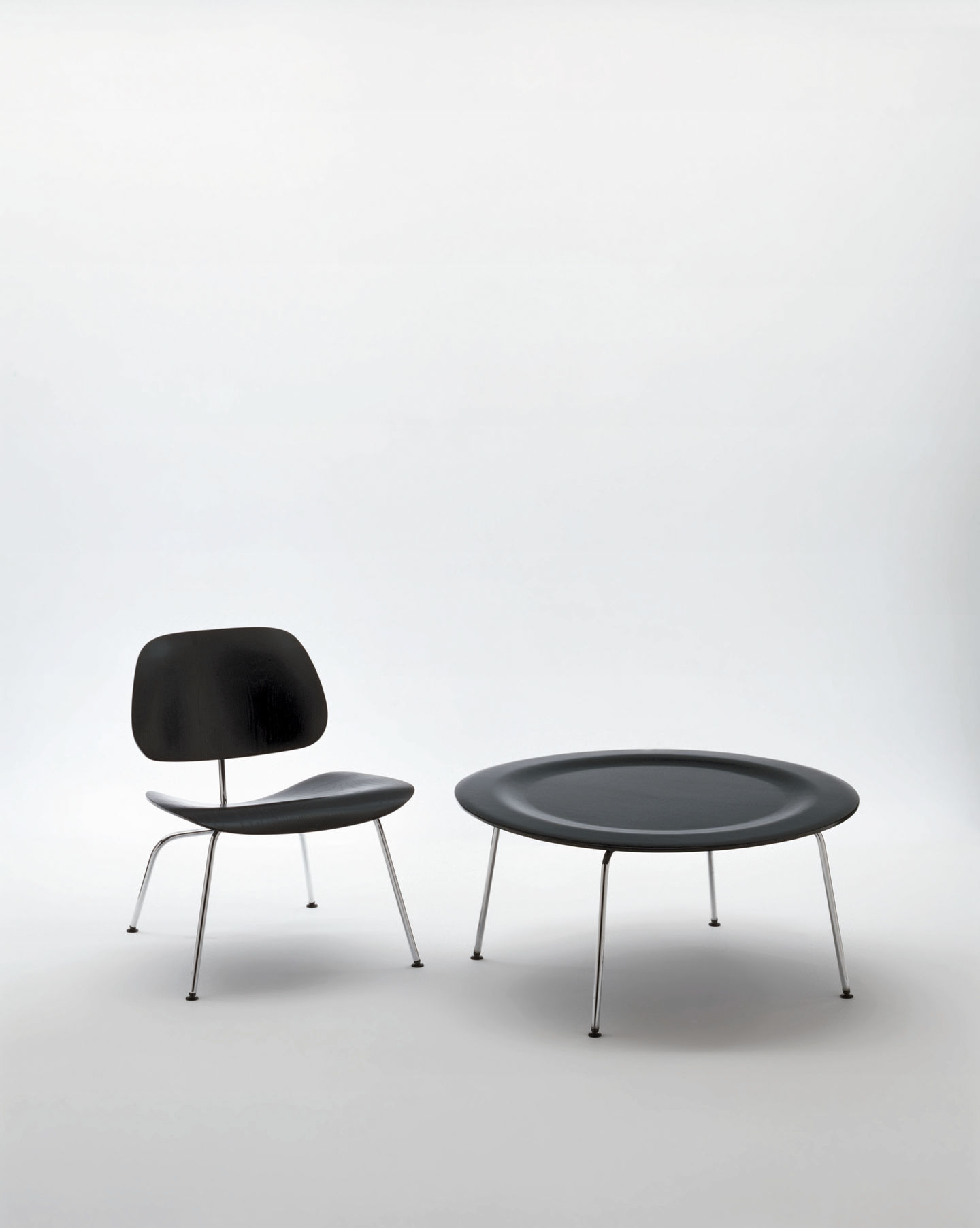 Plywood Group LCM Chaise Vitra