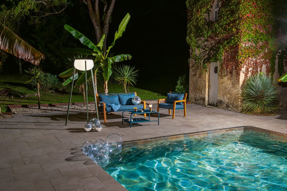 Yunos Solar LED Lampadaire d'extérieur Fermob