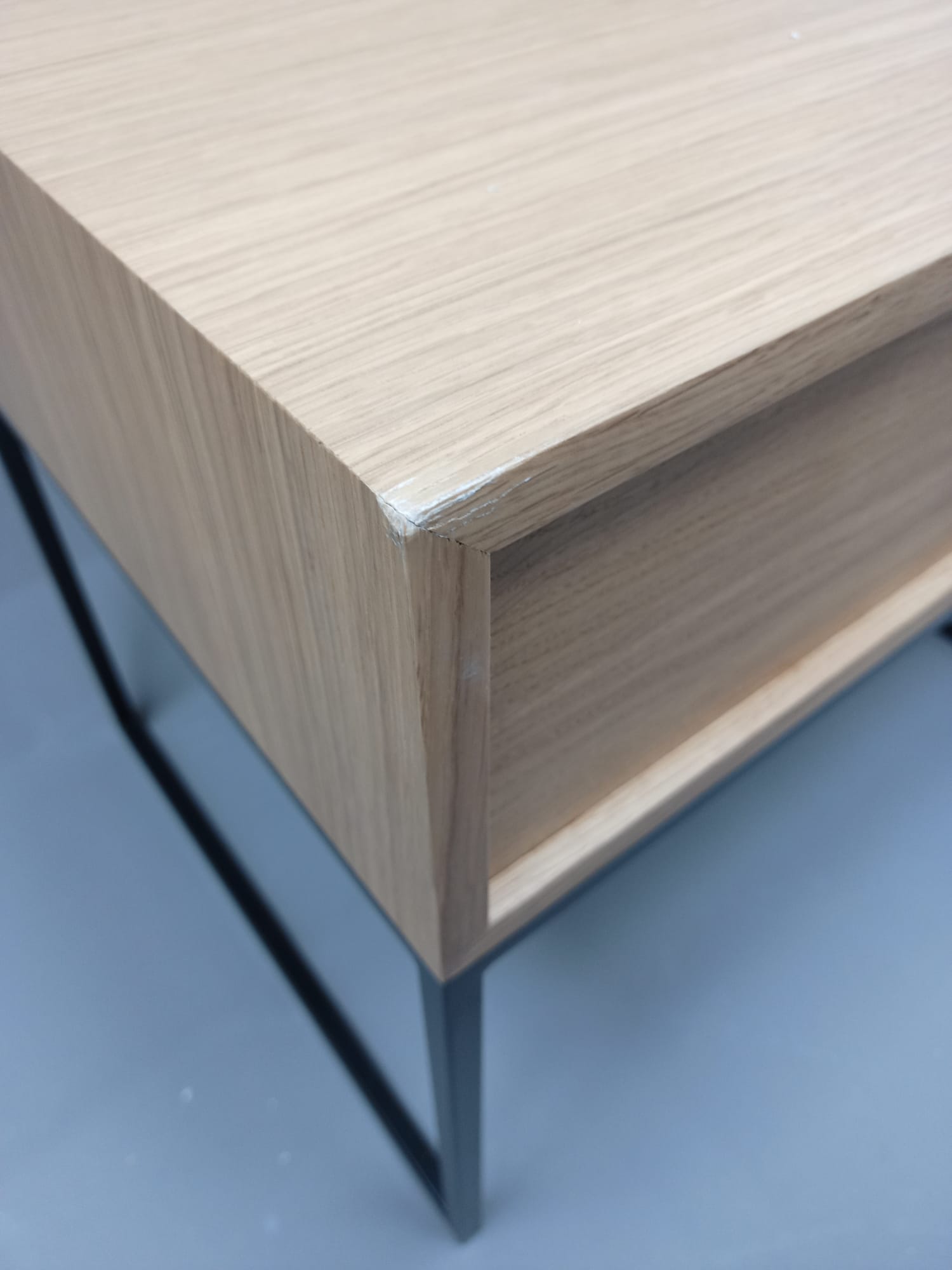 Table d'appoint Dina, chêne naturel, Jan Kurtz, exemplaire défectueux 