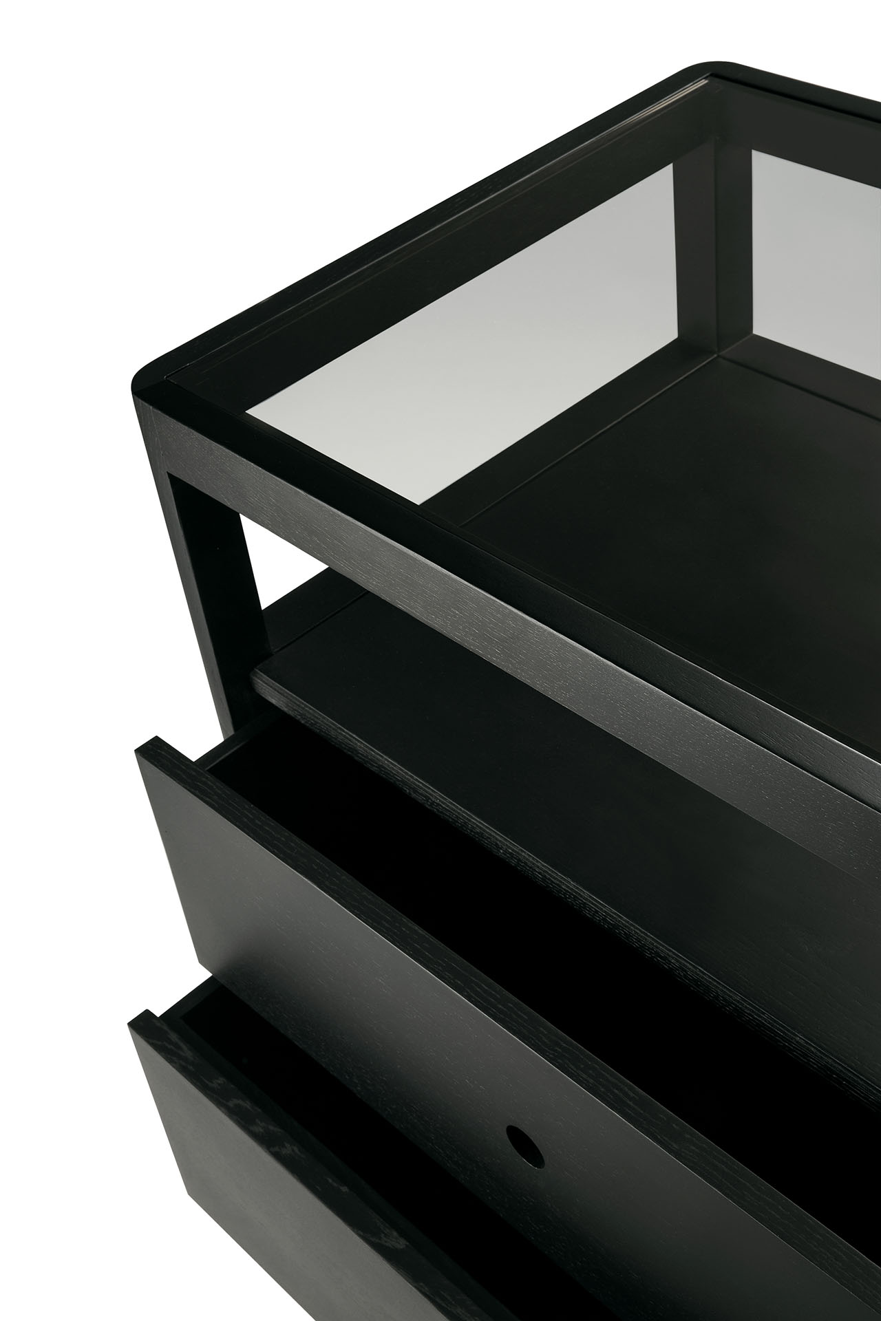 Commode Spindle avec tiroirs en chêne laqué noir Ethnicraft