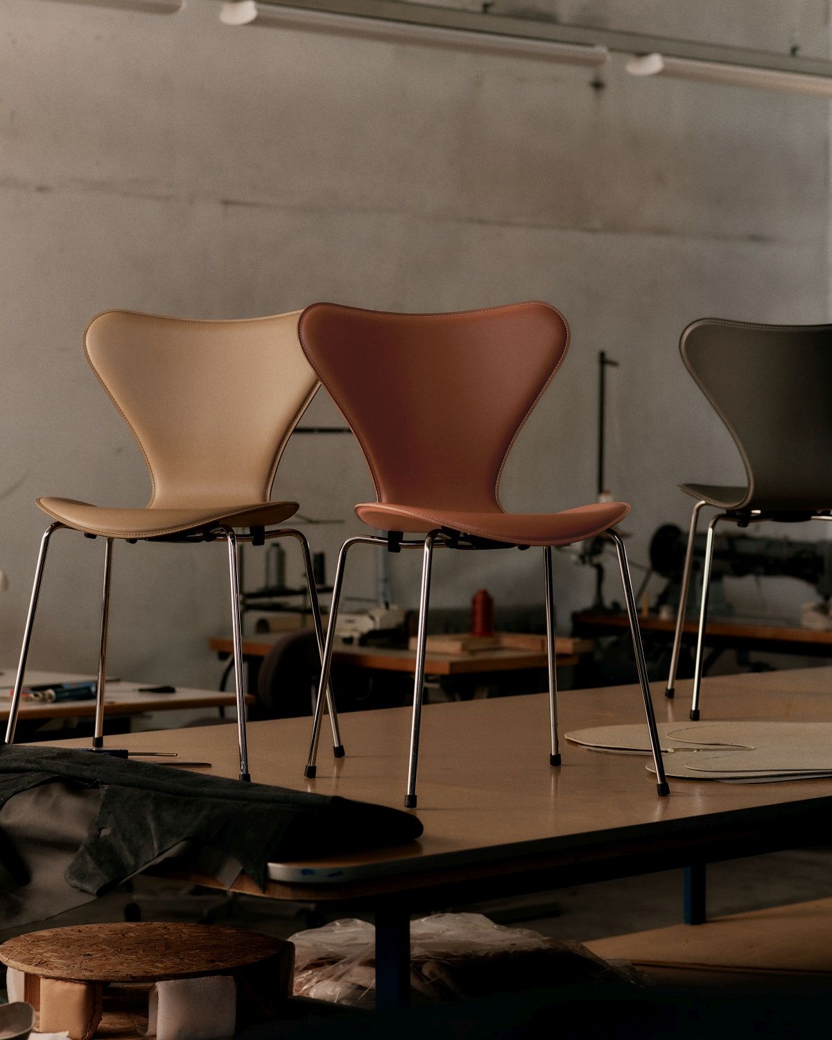 Sept / Série 3107 Tailored Chaise Fritz Hansen
